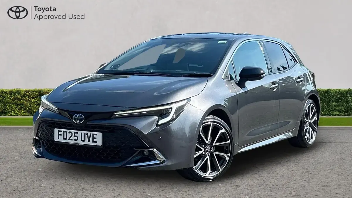 Used Toyota Corolla 140 HP (102 kW) 2025 Decuma grey Hatchback