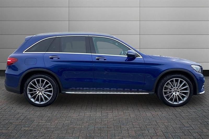 Used Mercedes GLC250 AMG Line Premium 204 HP (150 kW) 2018 Brilliant blue Estate