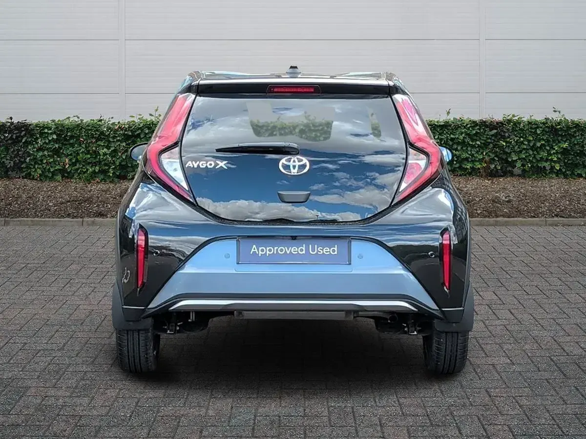 Used Toyota Aygo X 72 HP (52 kW) 2024 Grey SUV
