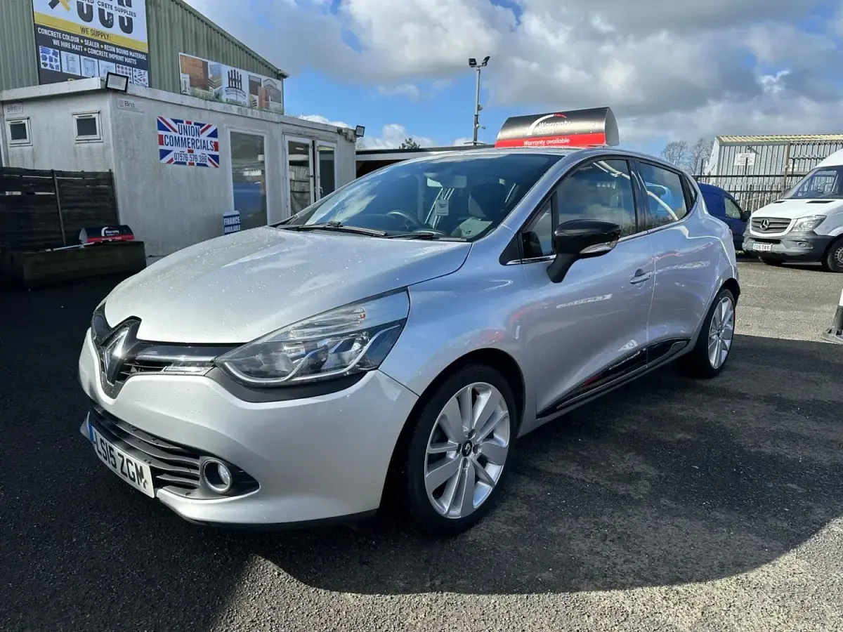 Używany Renault Clio IV Dynamique 90 KM (66 kW) 2015 Srebrny Hatchback