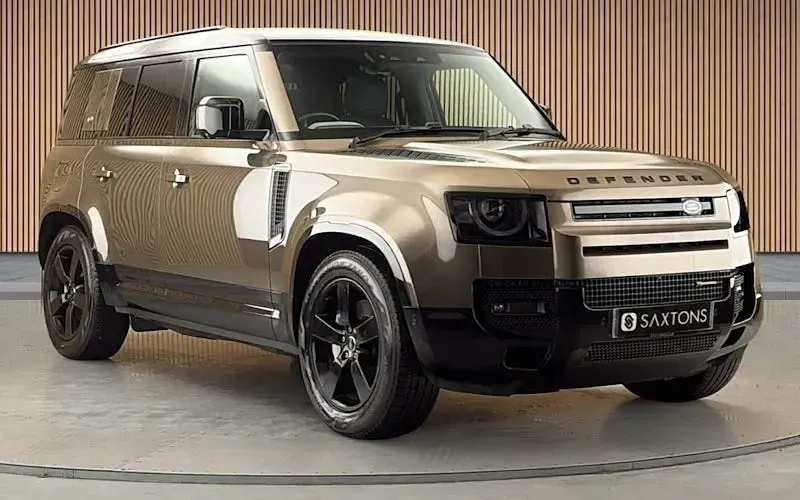 Used Land Rover Defender HSE Dynamic 300 HP (220 kW) 2024 SUV