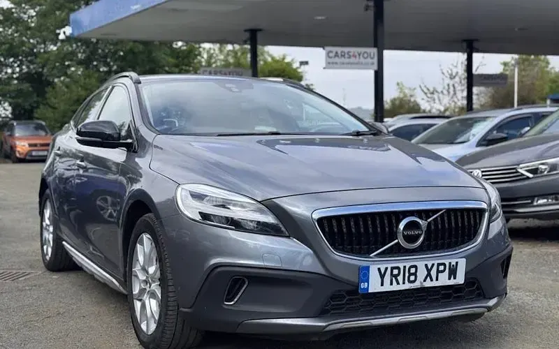 Used Volvo V40 Pro 150 HP (110 kW) 2019 Hatchback