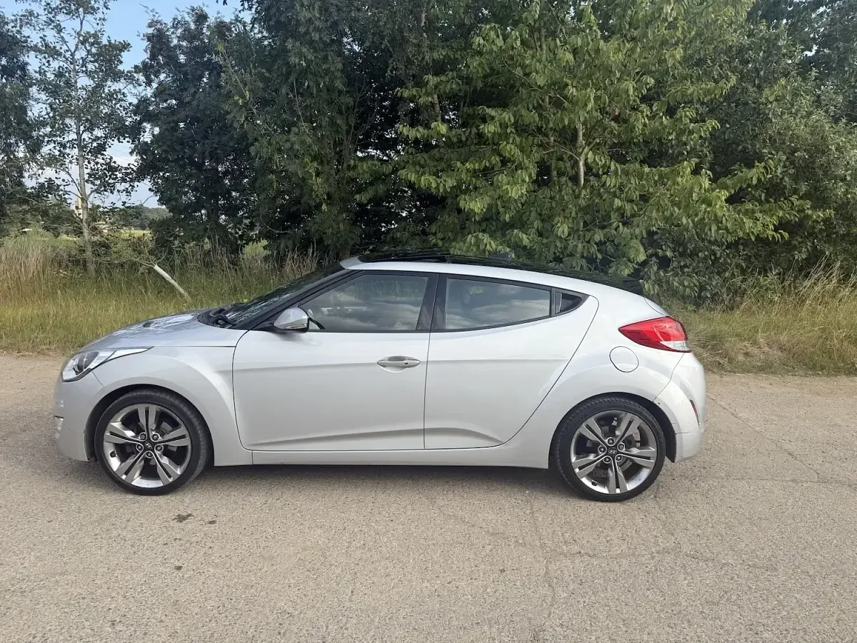 Used Hyundai Veloster Sport 140 HP (102 kW) 2013 Silver Hatchback