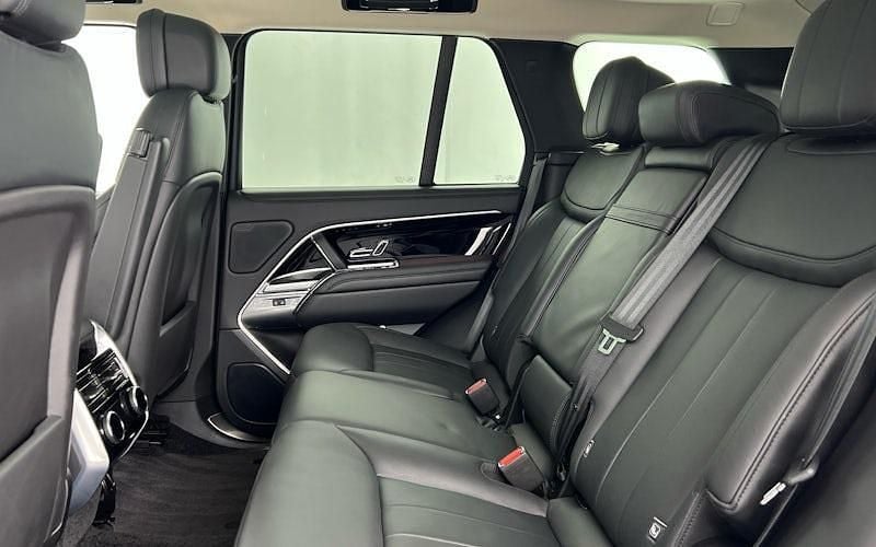 Used Land Rover Range Rover HSE 300 HP (220 kW) 2025 SUV