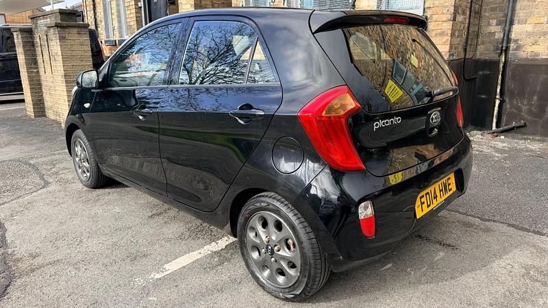 Used Kia Picanto 68 HP (50 kW) 2014 Black Hatchback