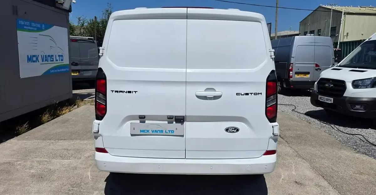 Used Ford Transit Custom Limited 136 HP (100 kW) 2024 White Van
