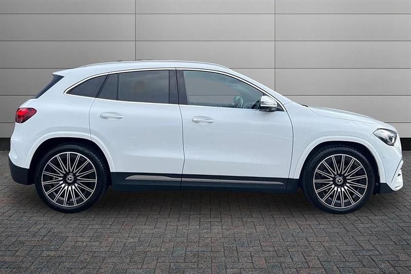 Used Mercedes GLA200 AMG Line Premium Plus 150 HP (110 kW) 2024 White SUV