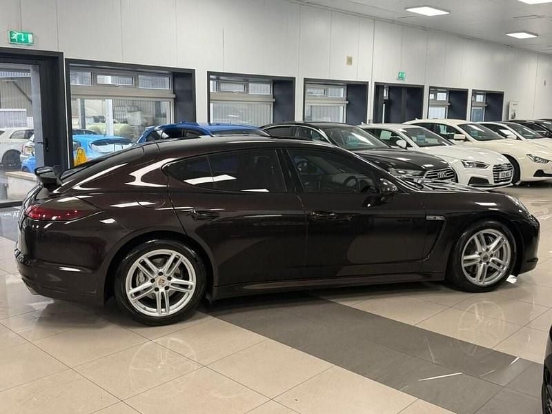 Used Porsche Panamera 400 HP (294 kW) 2011 Brown Hatchback
