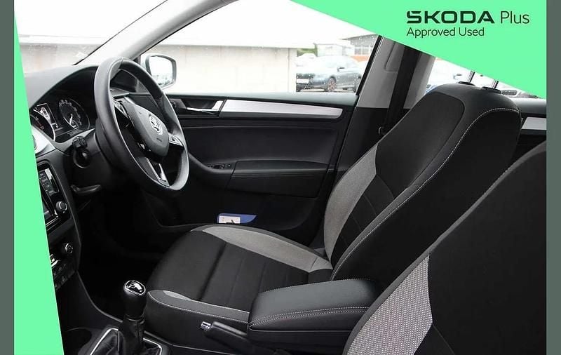 Used Skoda Rapid SE 95 HP (69 kW) 2019 Silver Hatchback