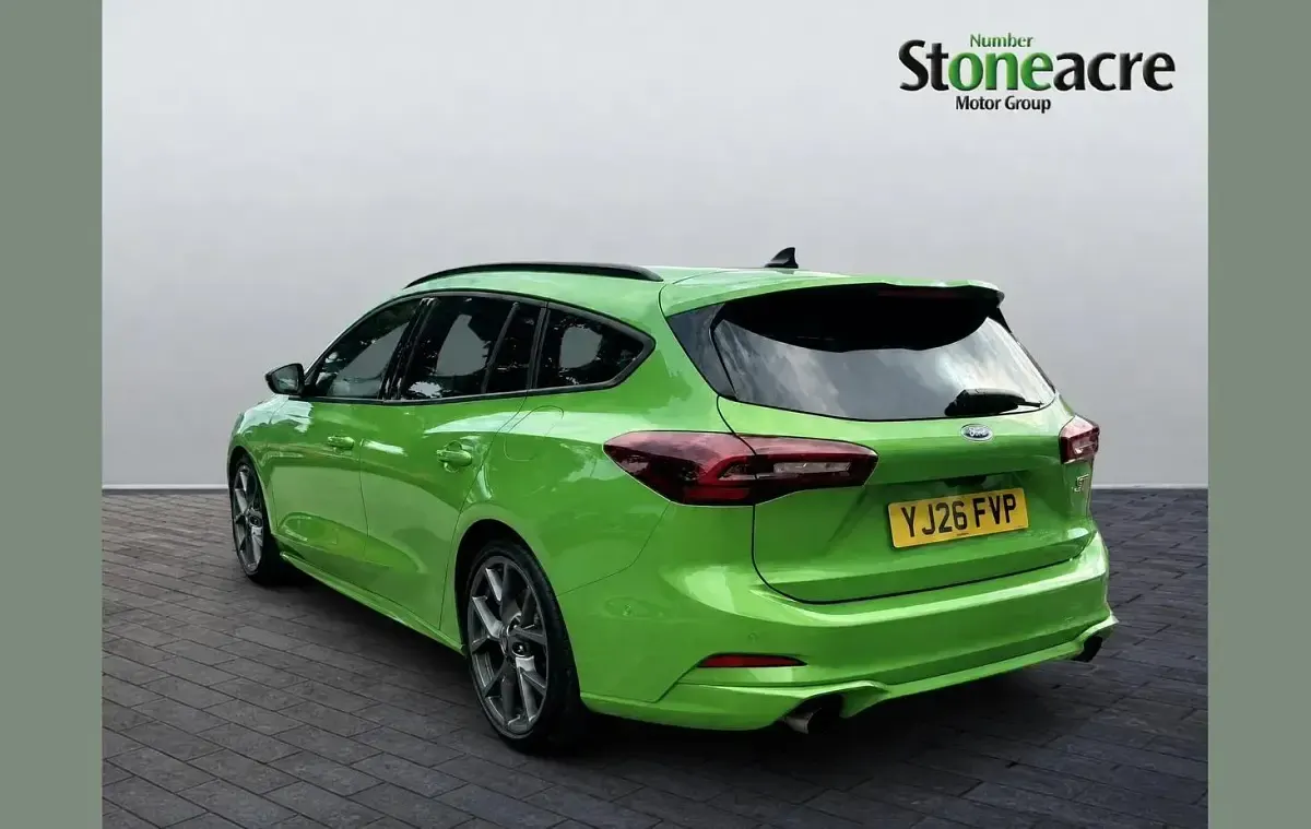 New Ford Focus ST 280 HP (205 kW) 2026 Green Estate
