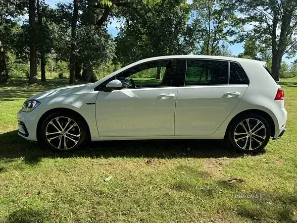 Used VW Golf VII R-line 150 HP (110 kW) 2019 White Hatchback