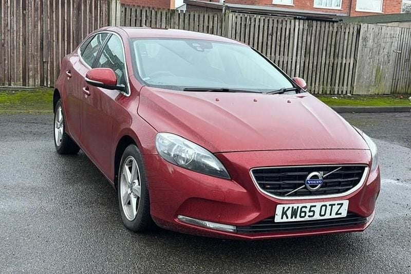 Red Used 2016 Volvo V40 SE Hatchback | £2,295 (Super price) - Image 1/1