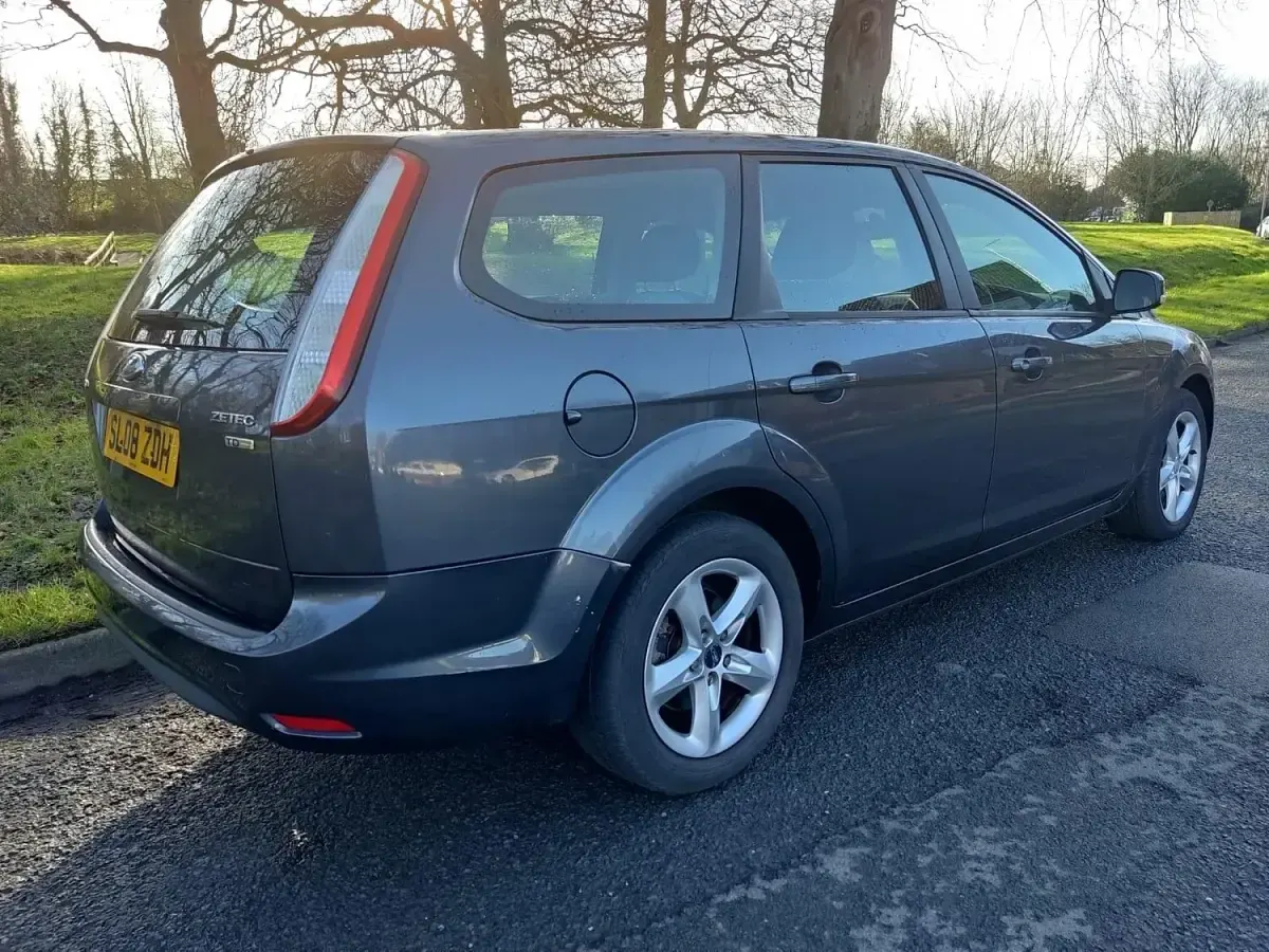 Used Ford Focus Zetec 116 HP (85 kW) 2008 Grey Estate