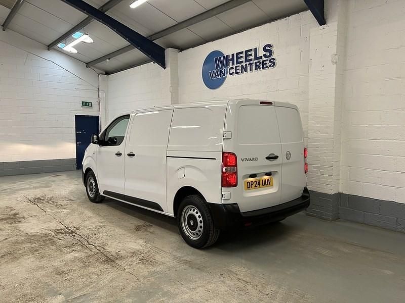 Used Vauxhall Vivaro S 120 HP (88 kW) 2024 White MPV
