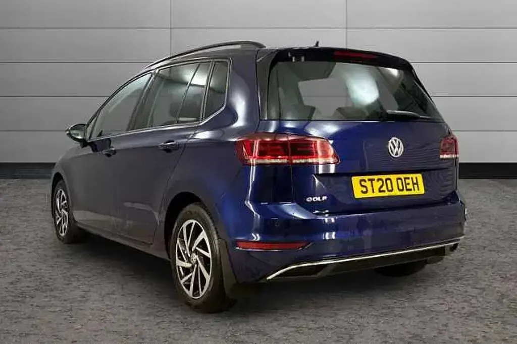 Second-hand VW Golf VIII 130 CP (95 kW) 2020