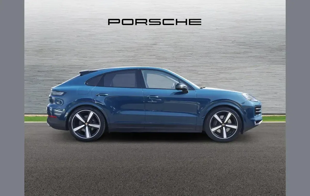 Used Porsche Cayenne E-Hybrid 464 HP (341 kW) 2024 Blue SUV