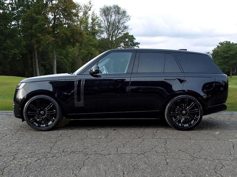 Used Land Rover Range Rover HSE 400 HP (294 kW) 2022 Black SUV
