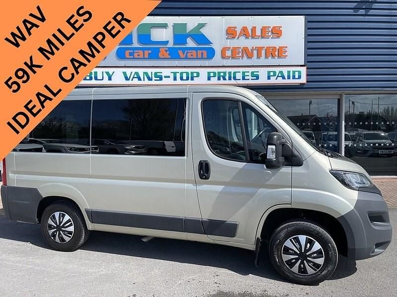Second-hand Peugeot Boxer 110 CP (80 kW) 2017 Auriu Van