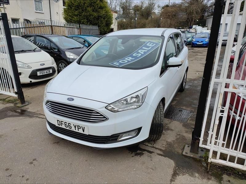 Used Ford Grand C-Max Titanium 125 HP (91 kW) 2016 White MPV