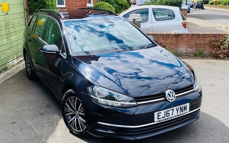 Used 2018 VW Golf VII SE Estate | £7,982 (Good price) - Image 1/4