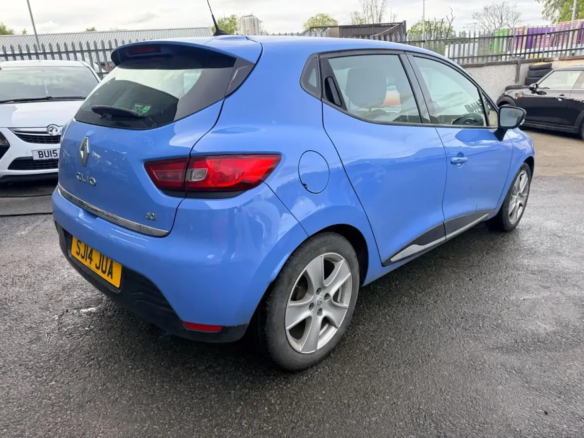 Usado Renault Clio IV Dynamique 90 HP (66 kW) 2014 Azul Citadino