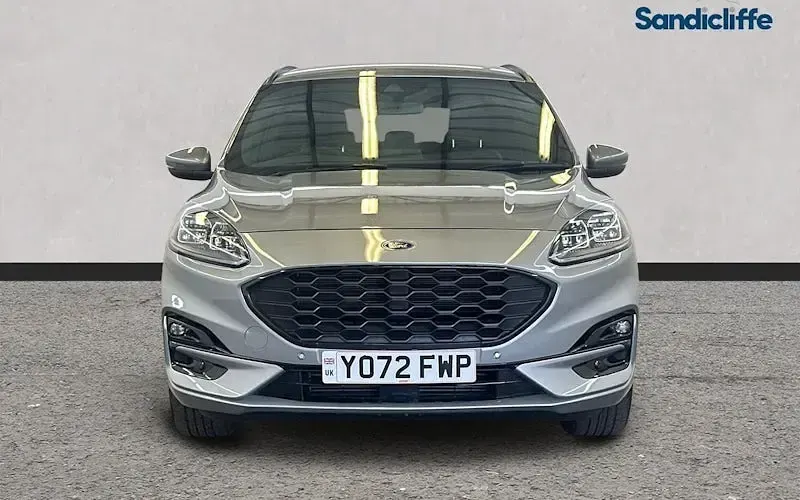 Usado Ford Kuga ST-Line 150 CV (110 kW) 2023 Plateado SUV