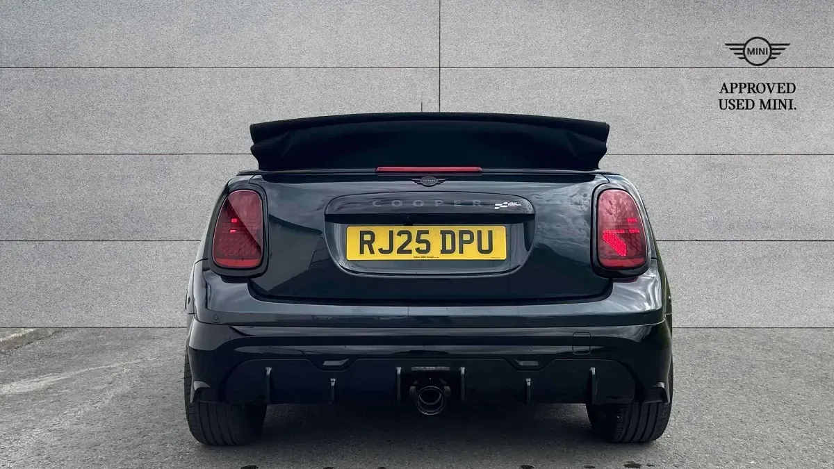 Used Mini John Cooper Works 228 HP (167 kW) 2025 Grey Hatchback