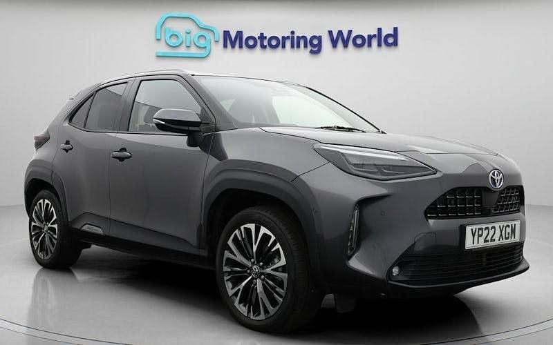 Used 2024 Toyota Yaris Hybrid Estate | £21,500 (Good price) - Image 1/4