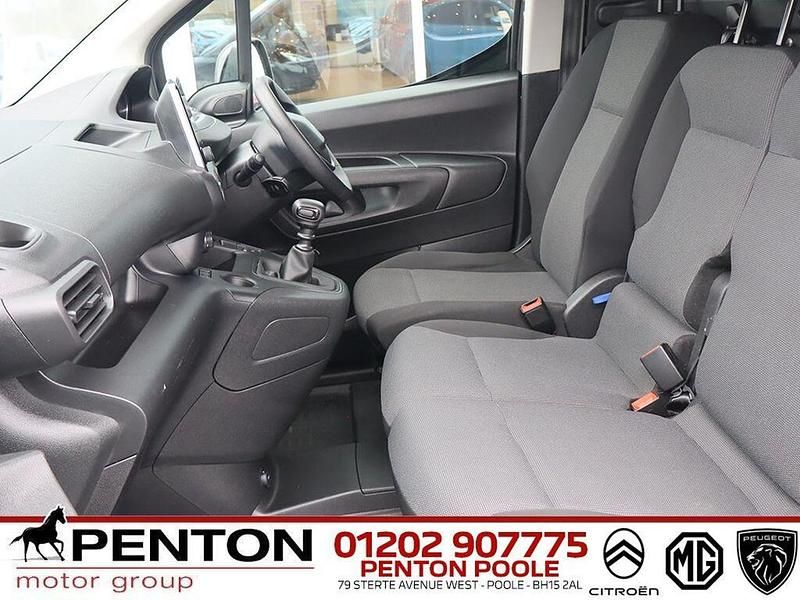 Used Peugeot Partner Premium 100 HP (73 kW) 2022 Grey MPV