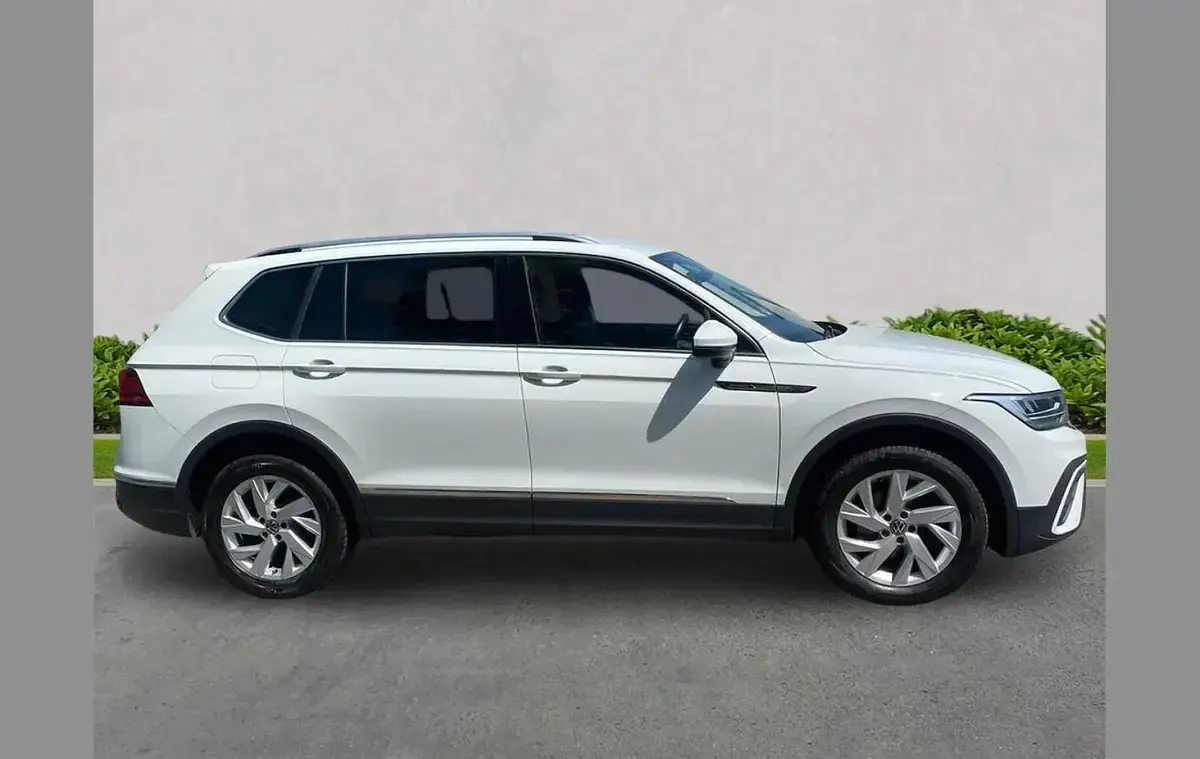 Used VW Tiguan Allspace Life 150 HP (110 kW) 2022 White SUV