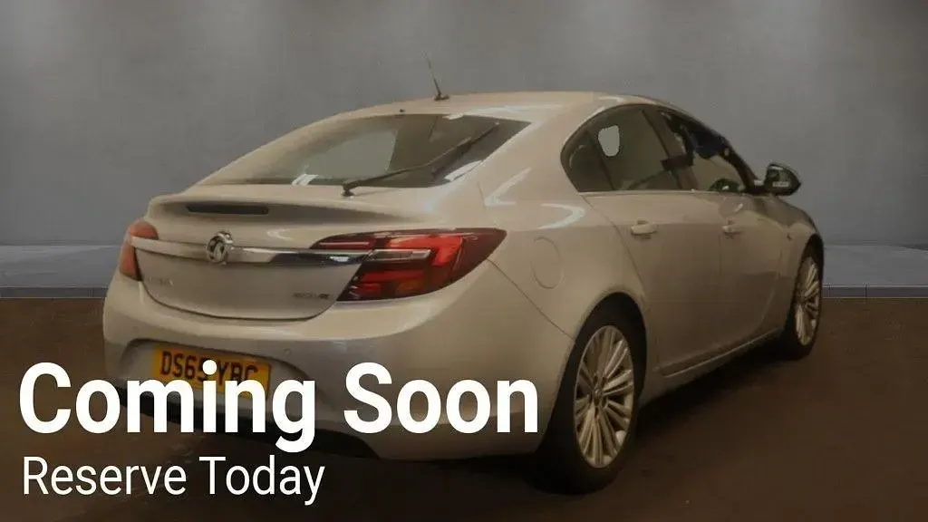 Used Vauxhall Insignia Design Edition 136 HP (100 kW) 2015 Silver Hatchback