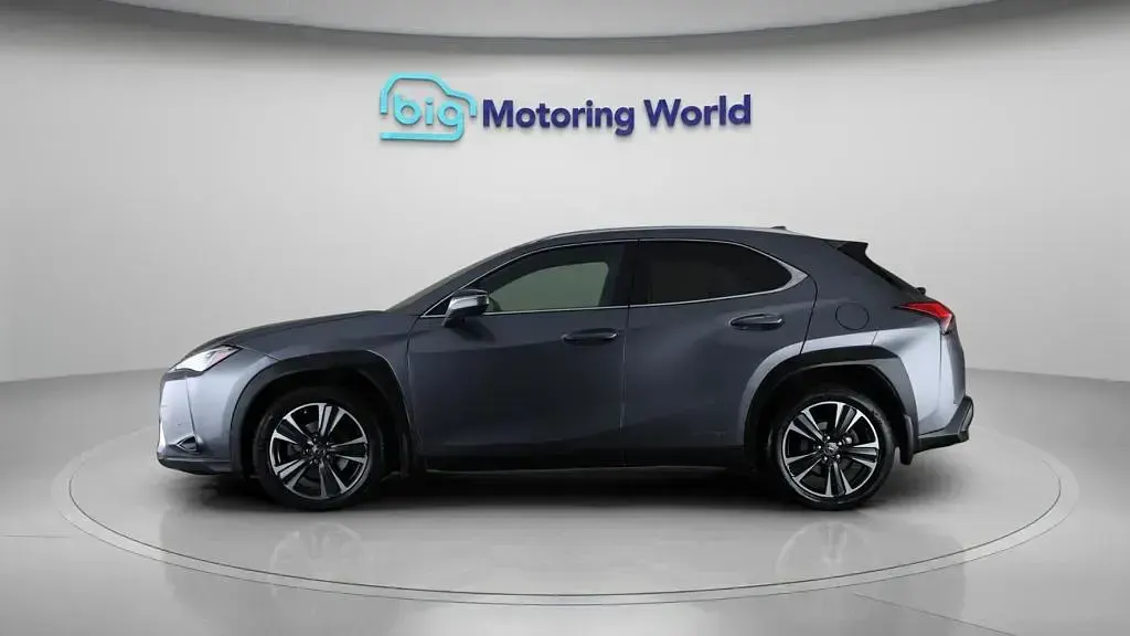 Used Lexus UX 250h 184 HP (135 kW) 2021 Grey SUV