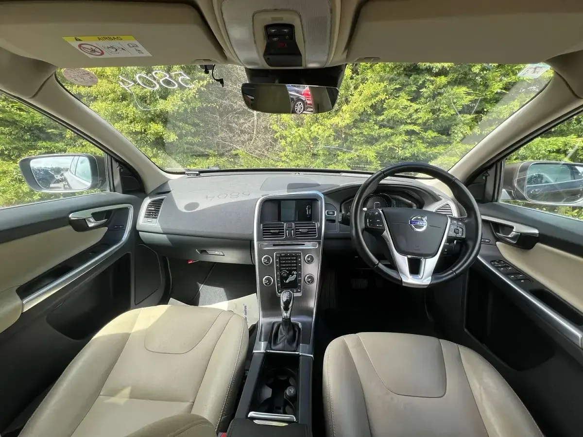 Used Volvo XC60 190 HP (139 kW) 2016 Grey SUV