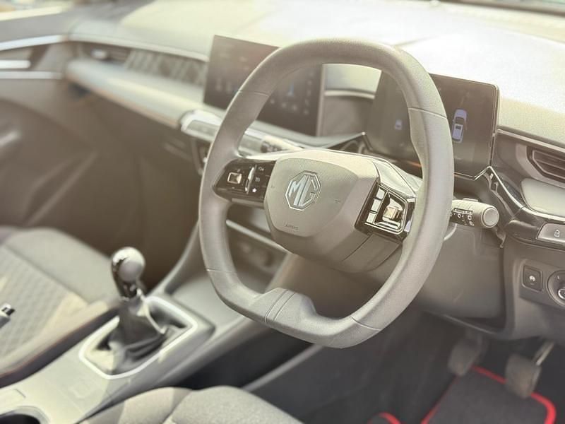 Used MG MG3 SE 115 HP (84 kW) 2025 White Hatchback