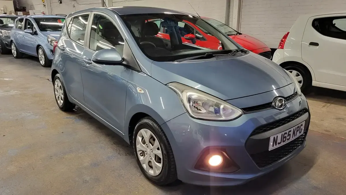 Used Hyundai i10 SE 65 HP (47 kW) 2015 Blue Hatchback