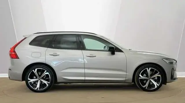 Usado Volvo XC60 Ultra 250 HP (183 kW) 2025 Prateado SUV