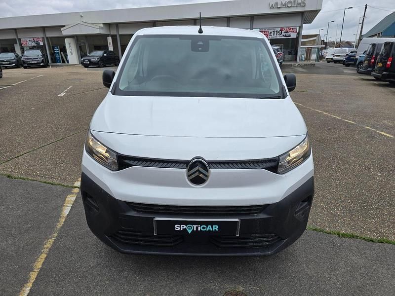 Usado Citroën Berlingo 101 HP (74 kW) 2025 Branco Monovolume
