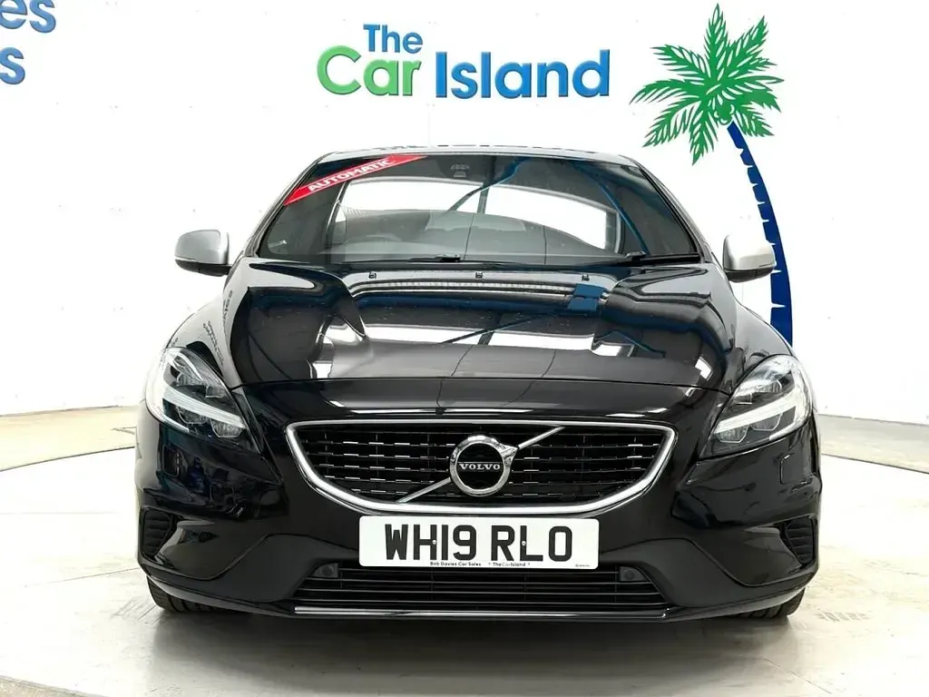 Used Volvo V40 R-Design 152 HP (111 kW) 2019 Black Hatchback
