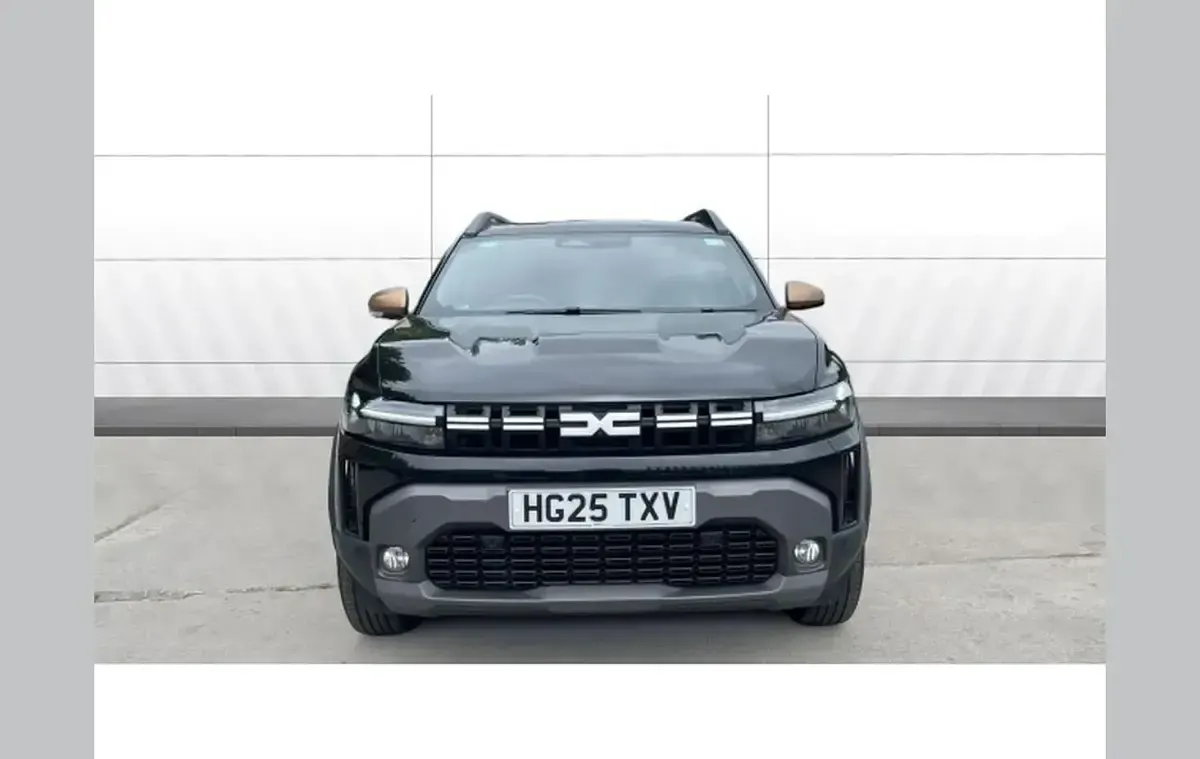 Used Dacia Duster Extreme 143 HP (105 kW) 2025 Black SUV