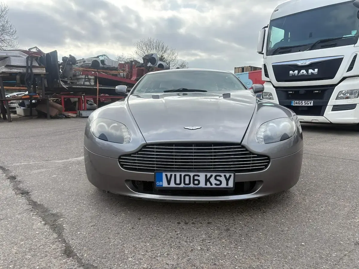 Used Aston Martin V8 Vantage 380 HP (279 kW) 2006 Silver Hatchback