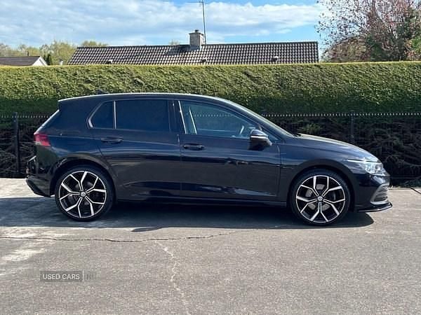 Begagnad VW Golf VIII Style 204 HK (150 kW) 2022 Svart Halvkombi