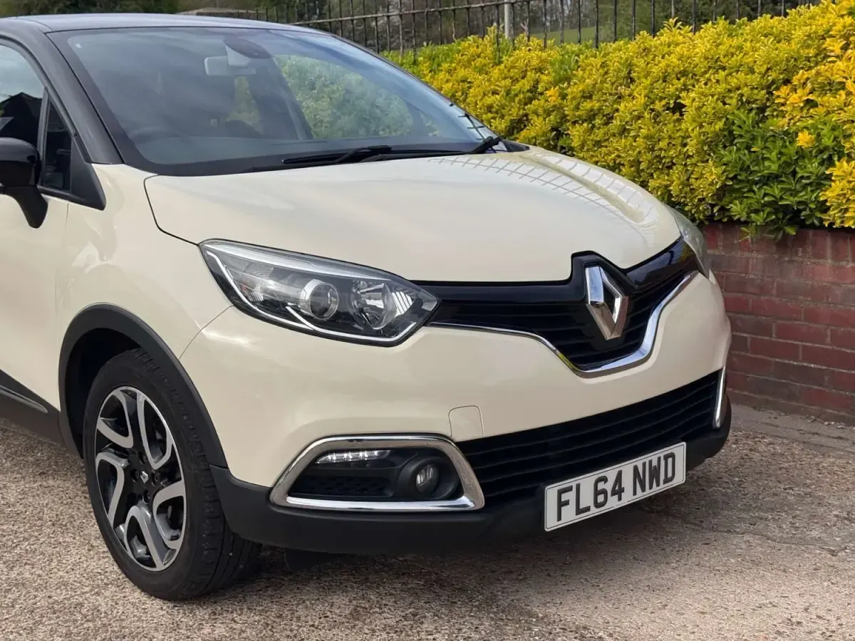 Używany Renault Captur Dynamique 90 KM (66 kW) 2014 Beżowy SUV