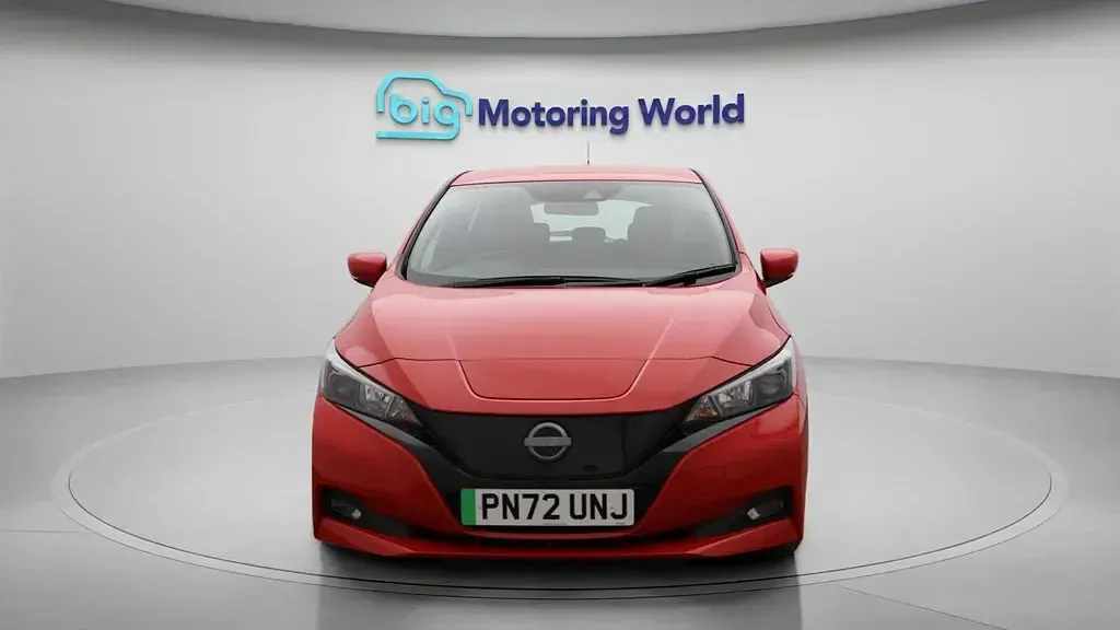 Begagnad Nissan Leaf Acenta 110 kW (150 HK) 2022 Halvkombi