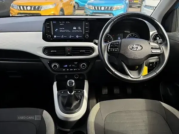 Used Hyundai i10 Premium 67 HP (49 kW) 2022 Turquoise Hatchback