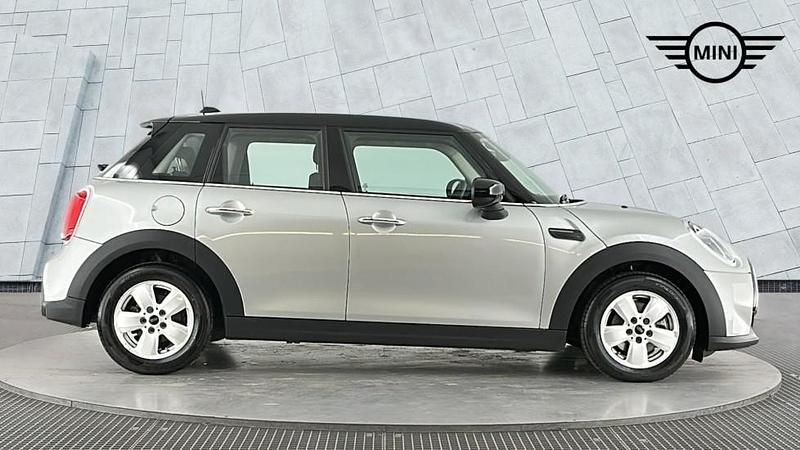 Used Mini Cooper Classic 134 HP (98 kW) 2024 Silver Hatchback