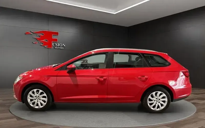 Begagnad Seat Leon SE 105 HK (77 kW) 2014 Röd Kombi