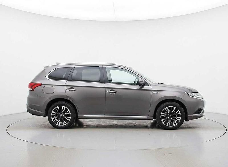 Used Mitsubishi Outlander P-HEV 2016 Brown Estate