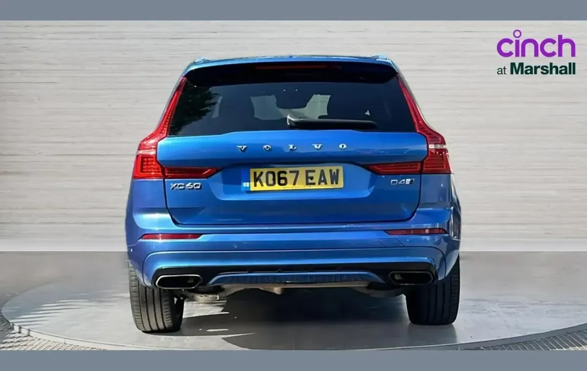 Used Volvo XC60 R-Design Pro 190 HP (139 kW) 2018 Premium metallic  bursting blue SUV
