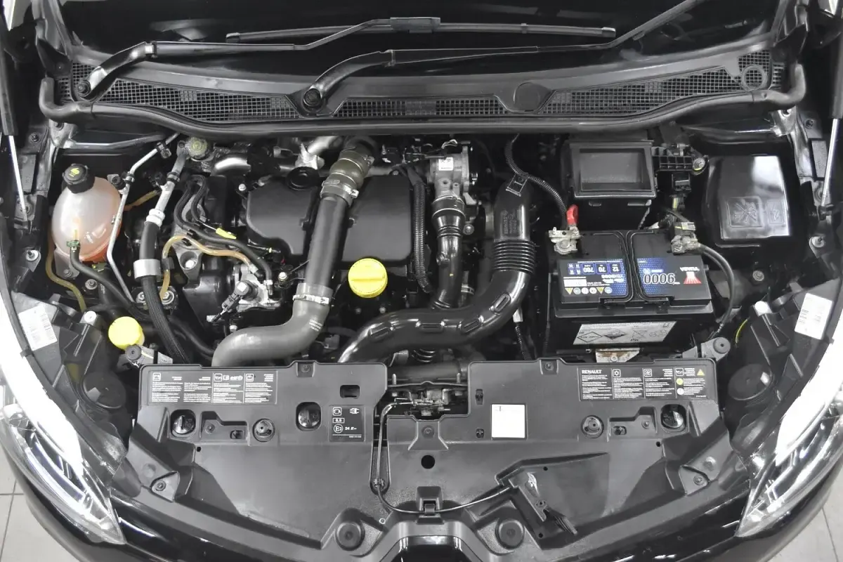 Used Renault Captur Dynamique 90 HP (66 kW) 2014 Black/cream SUV
