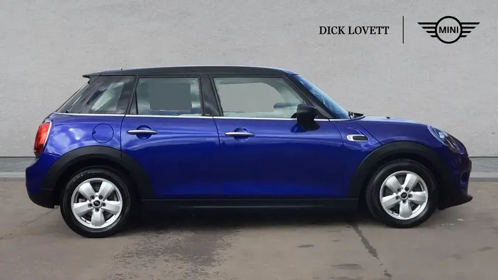 Used Mini Cooper Classic 136 HP (100 kW) 2020 Blue Hatchback